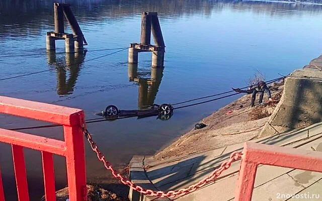 Водитель вылетел через ограждение в реку в Подмосковье, мужчина погиб — Новости