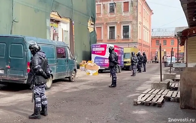 В Апраксином дворе начали сносить торговые павильоны — Новости