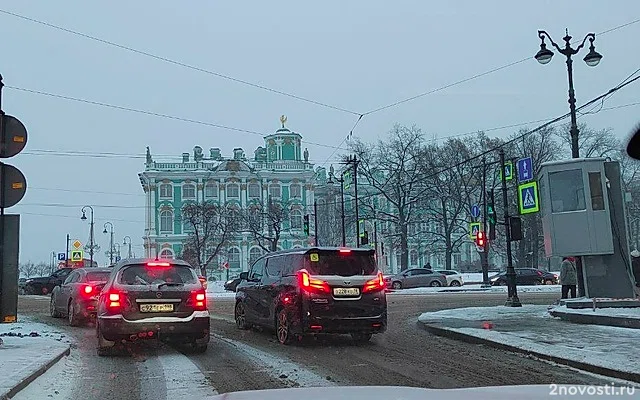 Девушку не пустили в Эрмитаж из-за роскошного наряда, запросив деньги за съемку — Новости