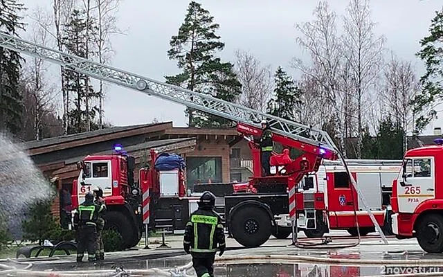 МЧС: Бункер с мукой загорелся в цеху в Кашире — Новости