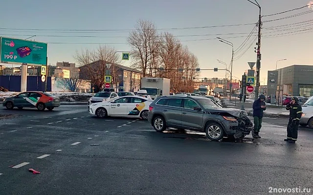 Задержан водитель, который подрезал упавший в Обводный канал Mercedes — Новости