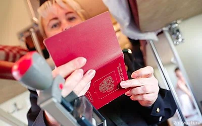 Суд встал на сторону женщины, которой помешала уехать в Таиланд буква в загране — Новости