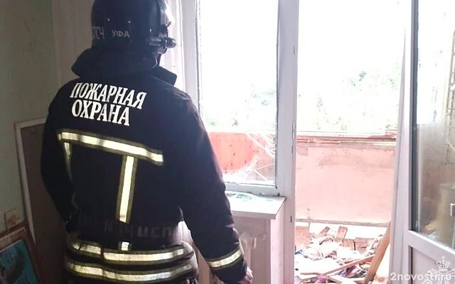 В многоэтажном доме в Уфе взорвался пятилитровый баллон с углекислым газом — Новости