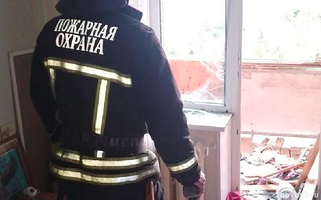 В многоэтажном доме в Уфе взорвался пятилитровый баллон с углекислым газом — Новости