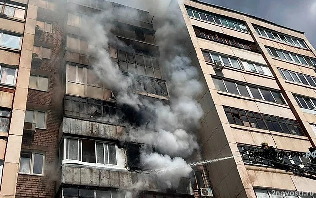 Мощный пожар начался в многоэтажке в Уфе — Новости