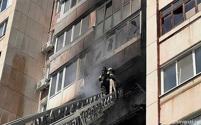 Мощный пожар начался в многоэтажке в Уфе — Новости