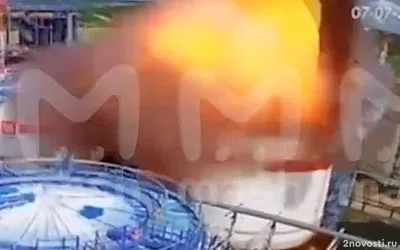 Mash опубликовал видео с воспламенившимся в Усинске нефтяным резервуаром — Новости