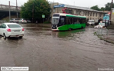 Движение трамваев в Челябинске ограничили из-за залитых во время дождя путей — Новости