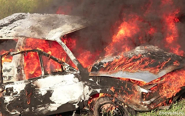 В центре Челябинска на ходу загорелся автомобиль — Новости