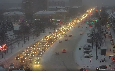 Челябинск встал в 10-балльных пробках из-за снегопада &mdash; Новости