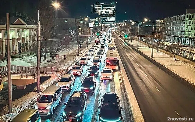 Челябинск встал в 10-балльных пробках из-за снегопада &mdash; Новости