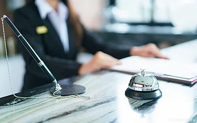 Shot: в ОАЭ туристы вынуждены спать на улице из-за отказов отелей &mdash; Новости