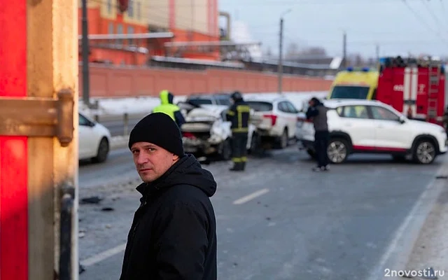 Массовая авария возле лакокрасочного завода спровоцировала пробку в Челябинске &mdash; Новости