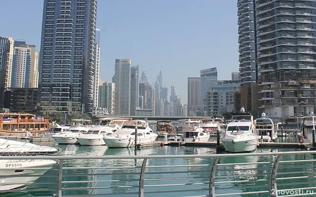 Shot: в ОАЭ туристы вынуждены спать на улице из-за отказов отелей &mdash; Новости