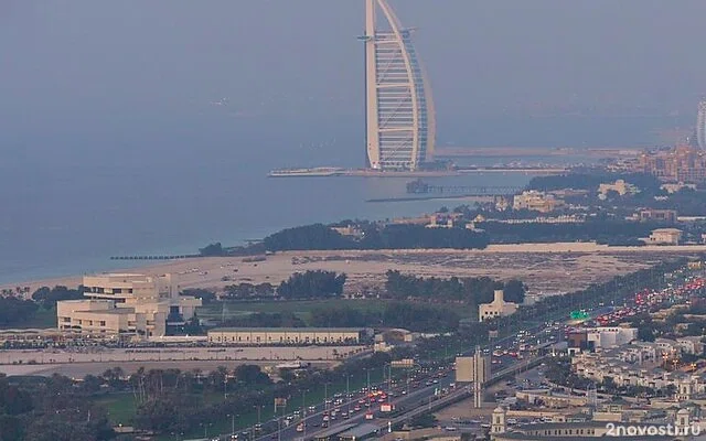 Shot: в ОАЭ туристы вынуждены спать на улице из-за отказов отелей &mdash; Новости