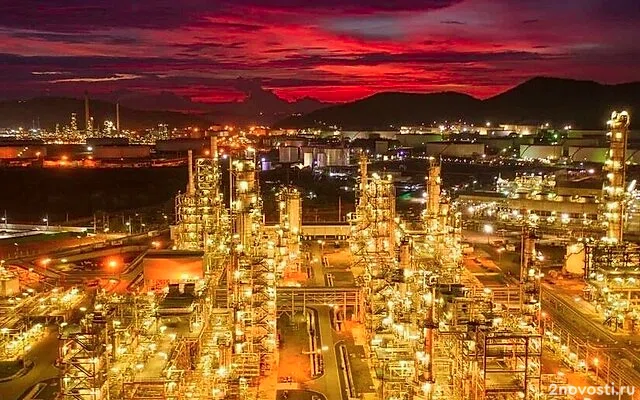 Bloomberg: НПЗ в Саудовской Аравии приостановил работу после атаки БПЛА &mdash; Новости