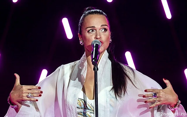 Певица Слава рыдает после срыва на концерте в Пензе &mdash; Новости