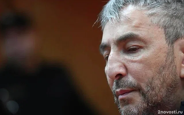 SHOT: в файлах Эпштейна нашли фото Умара Джабраилова, покончившего с собой &mdash; Новости