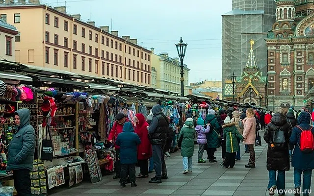 В Петербурге начали сносить сувенирные ларьки у Спаса на Крови — Новости