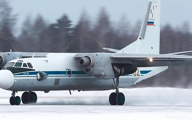 В Хабаровском крае самолёт Ан-24 выкатился за пределы взлётно-посадочной полосы — Новости