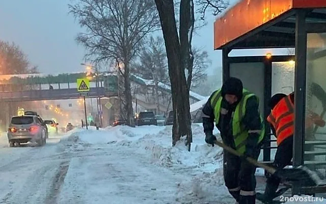 Более 150 единиц техники убирали снег ночью в Южно-Сахалинске — Новости