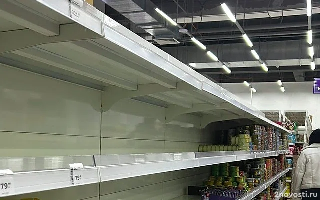 Сахалинцы скупили хлеб в магазинах, испугавшись метели — Новости