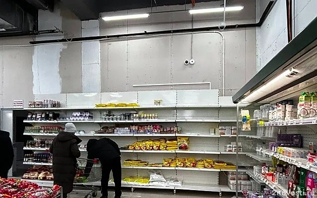 Сахалинцы скупили хлеб в магазинах, испугавшись метели — Новости