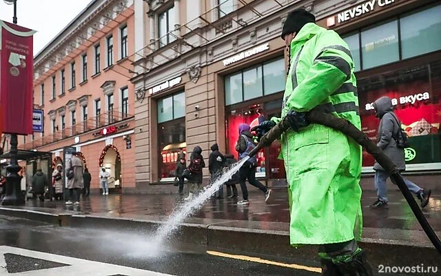 В Петербурге впервые в январе задействовали воду для уборки улиц — Новости