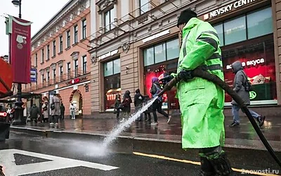 В Петербурге впервые в январе задействовали воду для уборки улиц — Новости