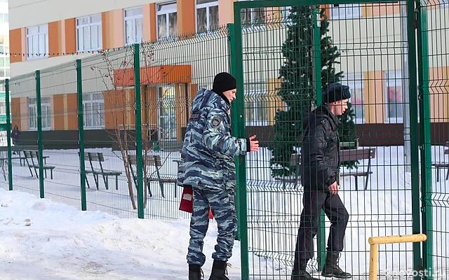 СК завел дело о вымогательстве и грабежах у подростков в Челябинской области — Новости