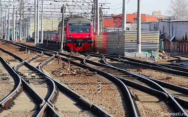 В Подмосковье автобус столкнулся с локомотивом на железнодорожном переезде — Новости