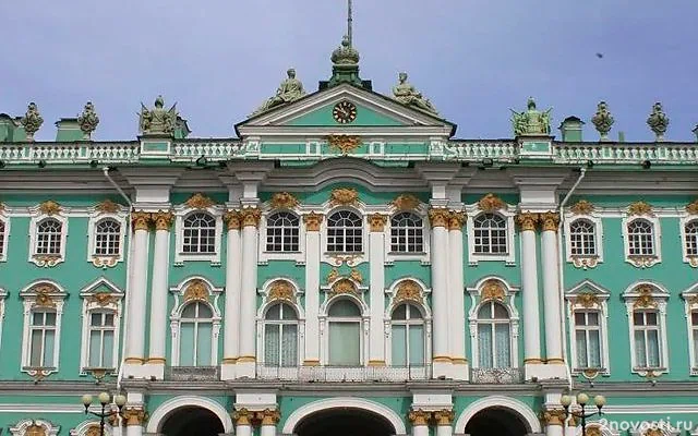 Эрмитаж временно закрыл вход в Зимний дворец из-за угрозы безопасности — Новости