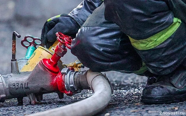 В Волгоградской области из-за падения обломков БПЛА произошел пожар на НПЗ — Новости