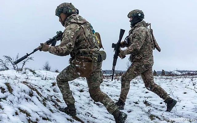 Командиры ВСУ приказали расстреливать сдающихся в плен в Курской области солдат — Новости