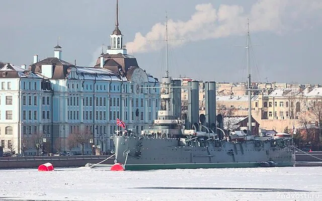 Ясный день в Петербурге завершился красочным закатом — Новости