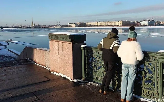 Ясный день в Петербурге завершился красочным закатом — Новости