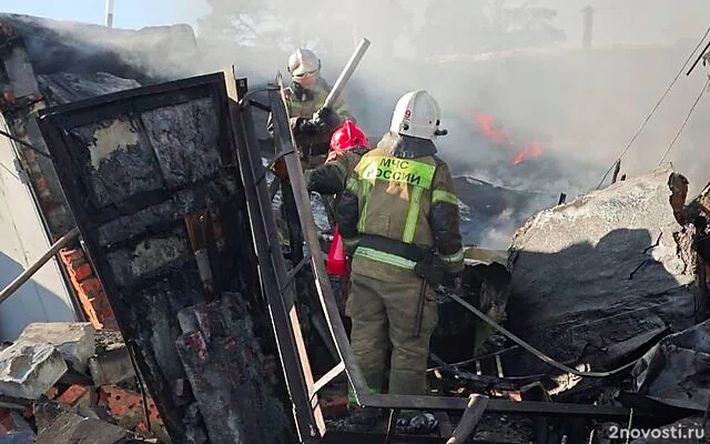 В Екатеринбурге при пожаре в гаражах пострадали два человека — Новости