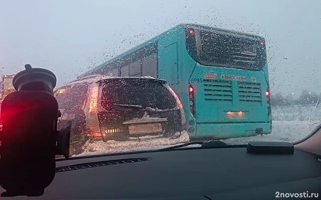 Снегопад собрал ДТП и пробки в Петербурге — Новости