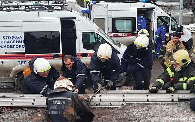 В Нижнем Новгороде мужчина провалился под землю на 10-метровую глубину — Новости