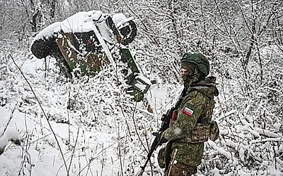 Минобороны: Российские войска ударили по 11 бригадам ВСУ в Курской области — Новости