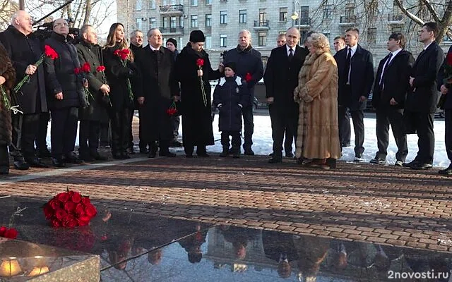 Путин пообщался с внуком Анатолия Собчака у памятника первому мэру Петербурга — Новости