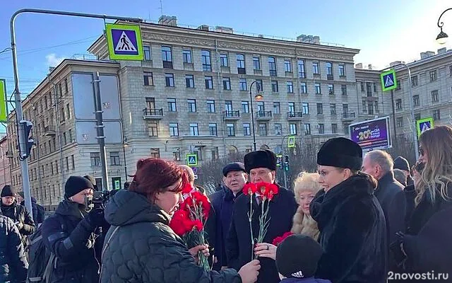 Путин пообщался с внуком Анатолия Собчака у памятника первому мэру Петербурга — Новости