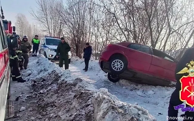 В Кузбассе пьяный мужчина сбил беременную женщину с сыном на переходе — Новости