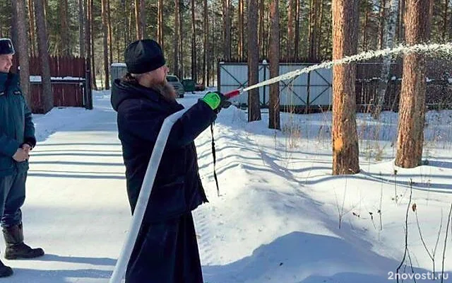 В Свердловской области к тушению пожаров начали привлекать монахов — Новости