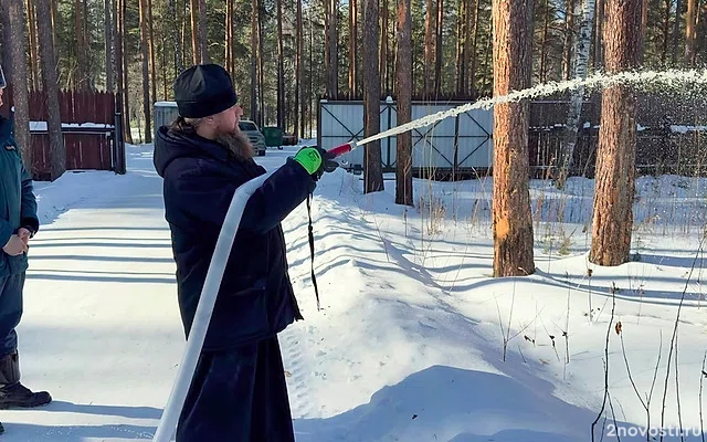 В Свердловской области к тушению пожаров начали привлекать монахов — Новости