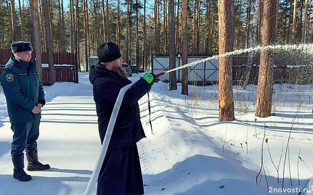 В Свердловской области к тушению пожаров начали привлекать монахов — Новости