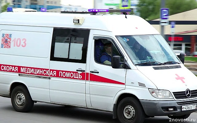 Момент ДТП со сбитыми на остановке пешеходами на Большевиков попал на видео — Новости