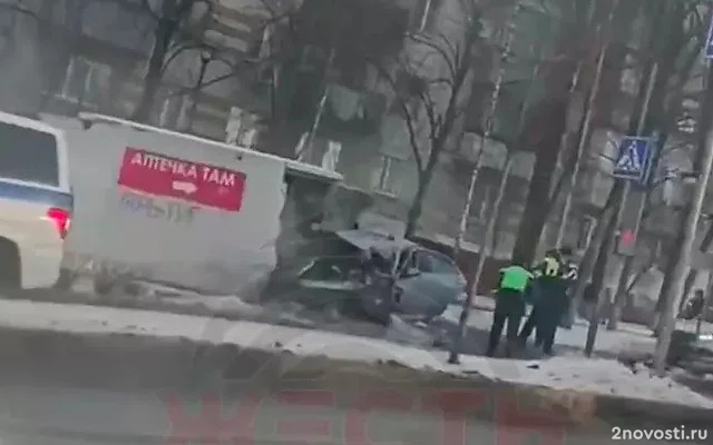 Пьяный водитель Toyota в Белгороде врезался в укрытие, скрываясь от ДПС — Новости