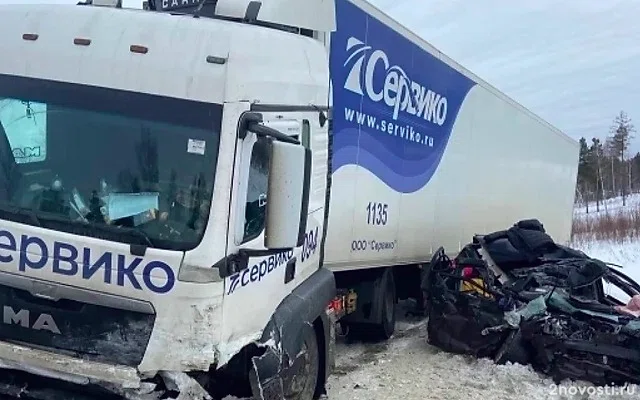 Три человека погибли в ДТП с грузовиком в Красноярском крае — Новости