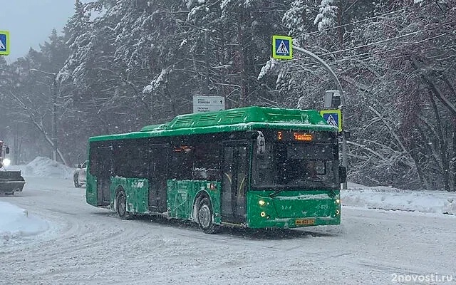 Челябинск встал в 10-балльных пробках из-за снегопада &mdash; Новости